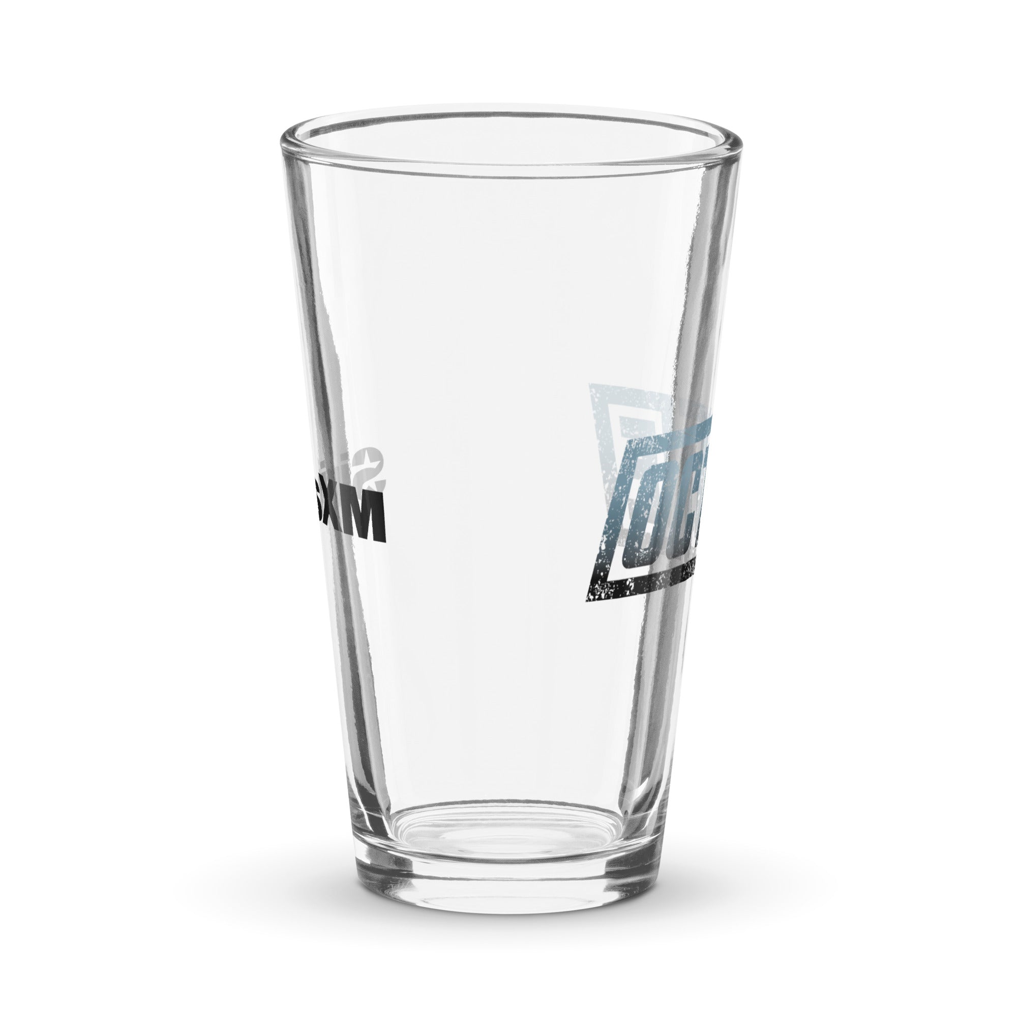 Clear pint glass. Side view.