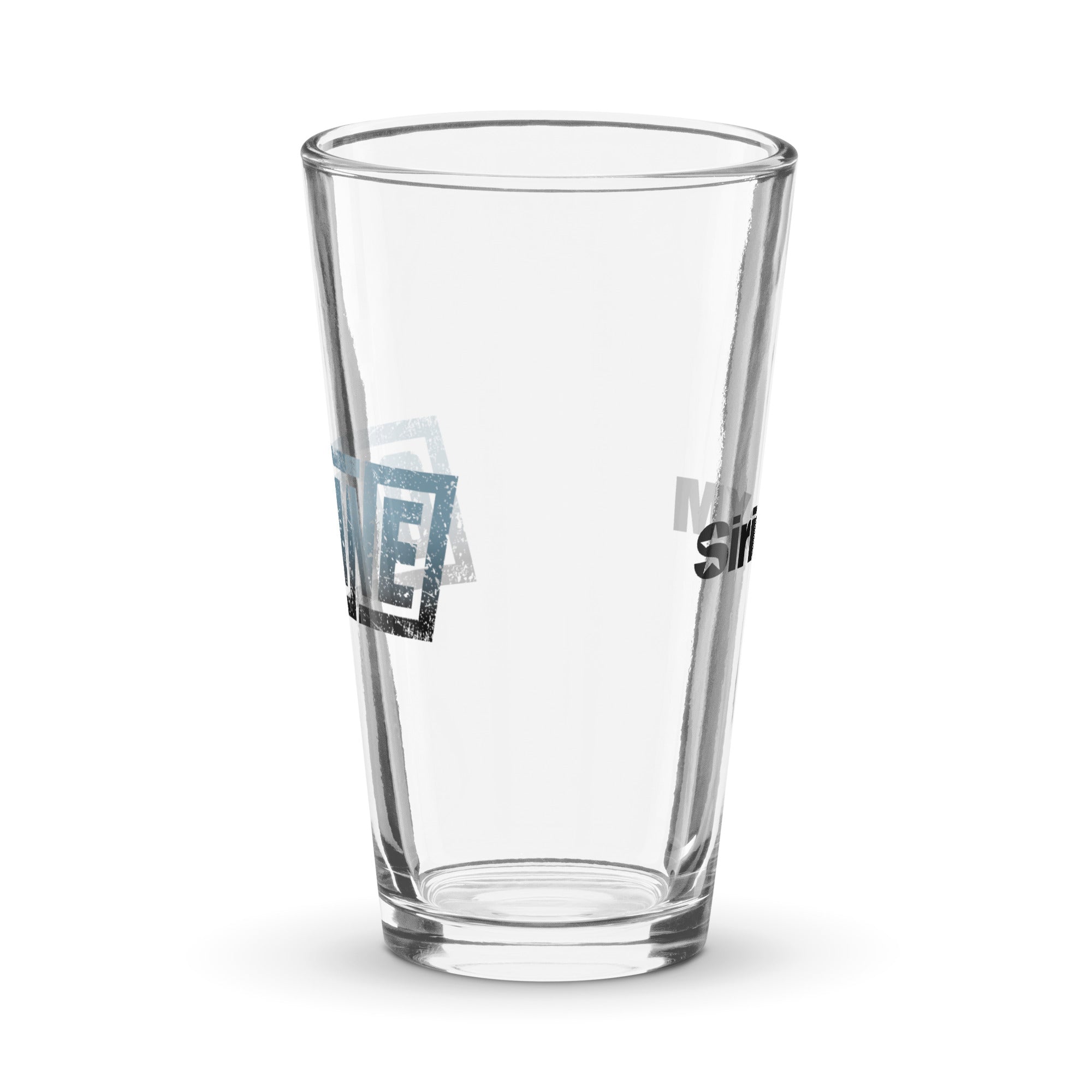 Clear pint glass. Side view.